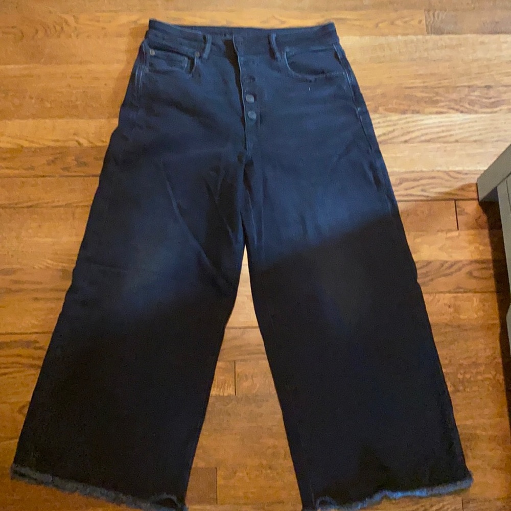 AE wide leg frayed hem black jean, stretch, Size 6